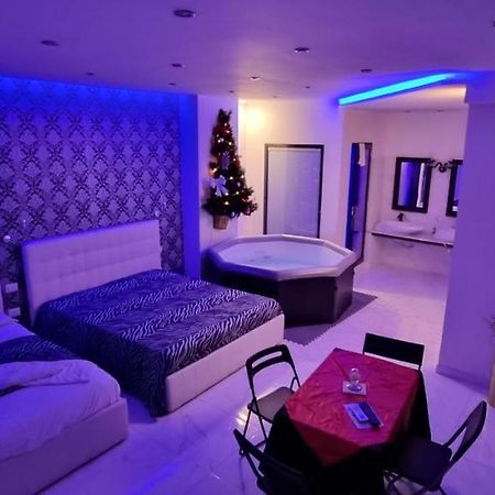 White Room Idromassaggio Su Richiesta ナポリ エクステリア 写真