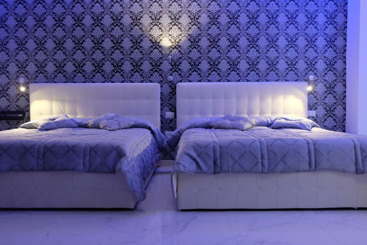 White Room Idromassaggio Su Richiesta ナポリ エクステリア 写真