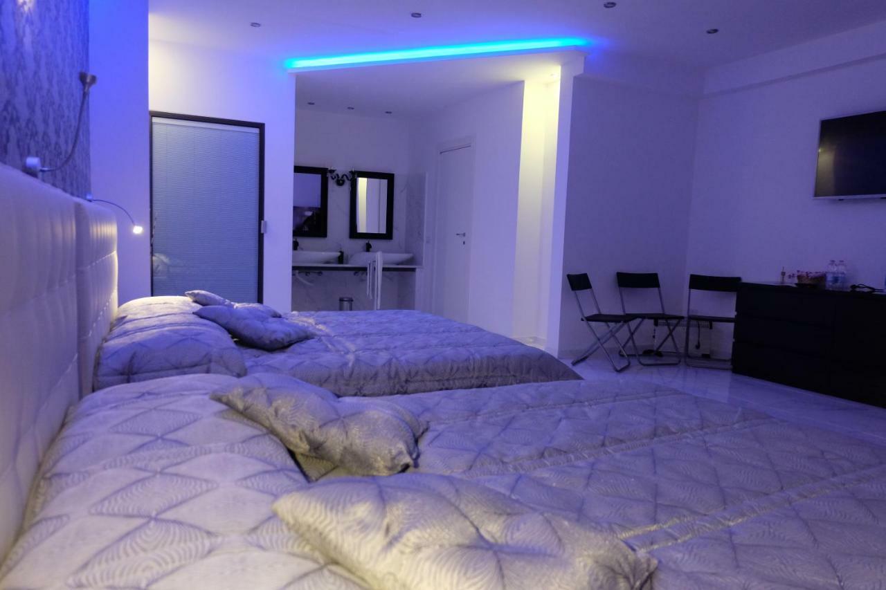 White Room Idromassaggio Su Richiesta ナポリ エクステリア 写真