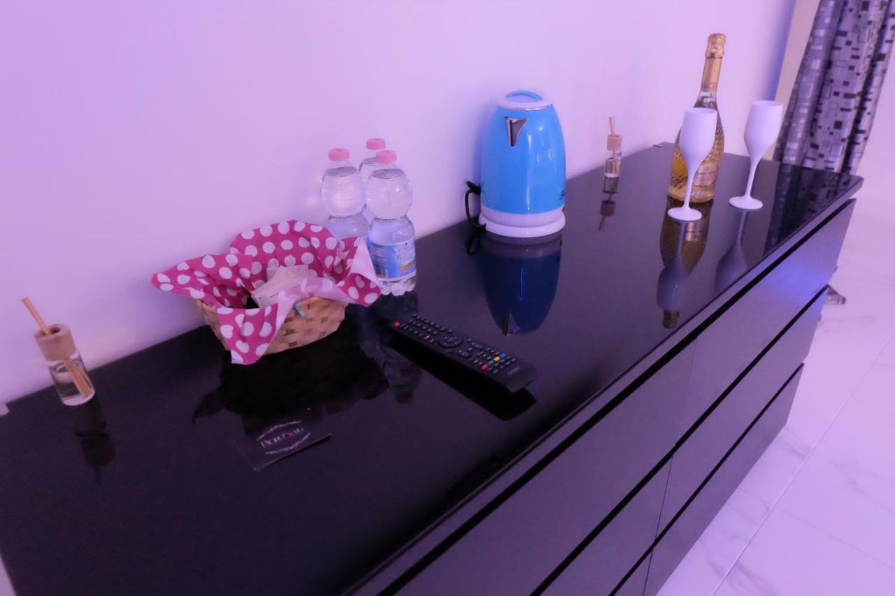 White Room Idromassaggio Su Richiesta ナポリ エクステリア 写真