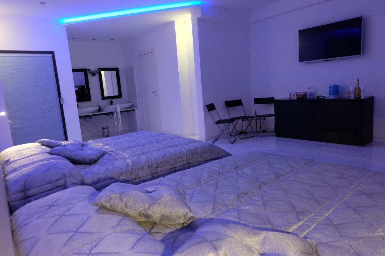 White Room Idromassaggio Su Richiesta ナポリ エクステリア 写真